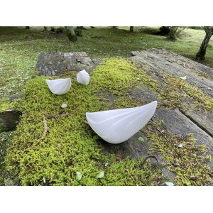 白磁「囀りに誘われ、、、」