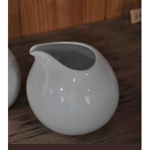白磁(注器)